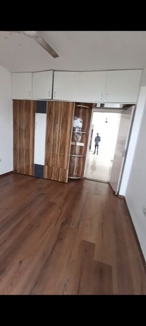 Room in 3 BHK Apartment at Imperia Esfera, Sector 37c – for Sale