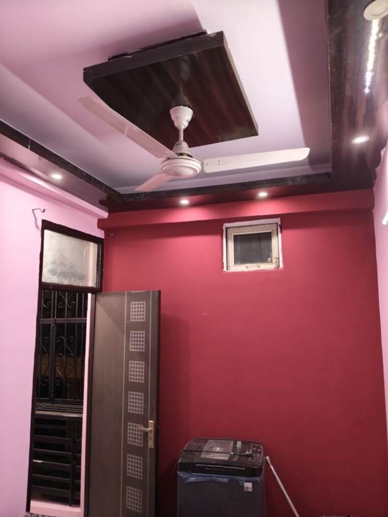 Room, investors-aashiyana 2.5 Bedroom 1150 Sq.Ft. Builder Floor In Sector 70 Noida 10274270