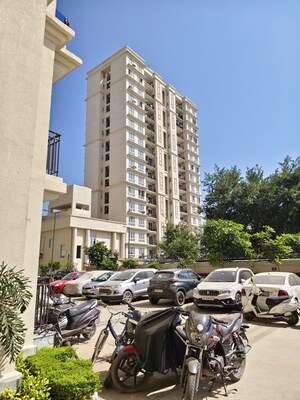 2 BHK Apartment For Rent in Signature Global The Millennia, Sector 37d