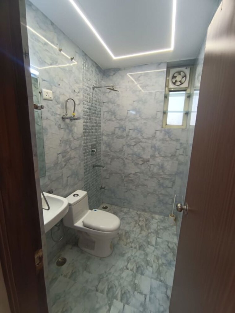 Bathroom, sector 4 dwarka 3 Bedroom 1800 Sq.Ft. Apartment In Sector 4 Dwarka Delhi 10274288
