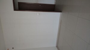 Room in 2 BHK Apartment at Kalpataru Immensa B, Kolshet Road – for Rent