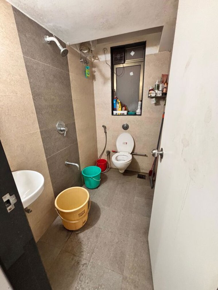 Bathroom, chandak-nishchay-phase-2 2.5 Bedroom 740 Sq.Ft. Apartment In Borivali East Mumbai 10274299