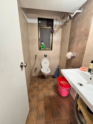 Furnished Amenities in 2.5 BHK Apartment at Chandak Nishchay Phase 2, Borivali East – for Rent