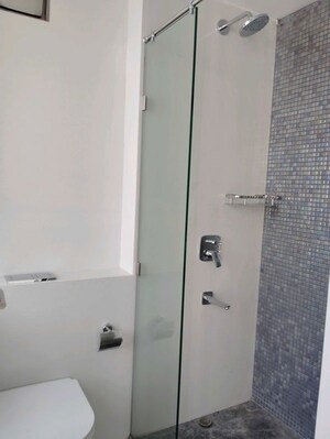 Bathroom in 6+ BHK Apartment at Lodha Trump Tower, Worli – for Rent