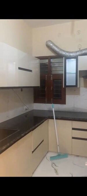 Kitchen in 2 BHK Builder Floor at Dehrakhas – for Rent