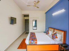 6+ BHK + Pooja Room,Servant Room,Study Room,Extra Room,Basement,Store Room Independent House For Sale in Sector 44