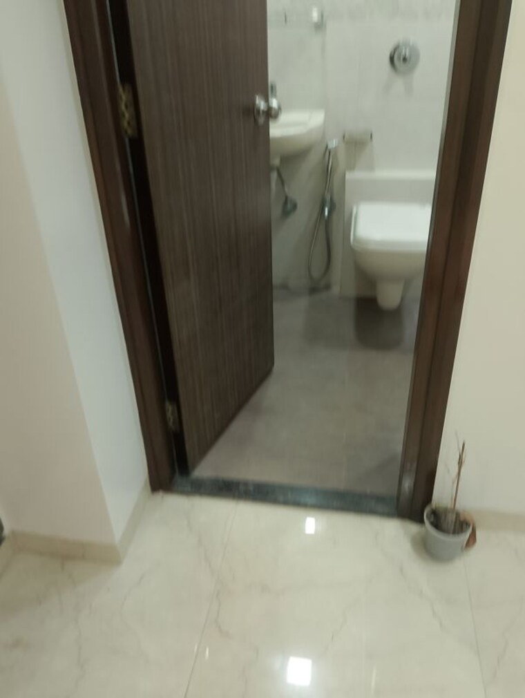Bathroom, neumec-chandelier-court 3 Bedroom 1300 Sq.Ft. Apartment In Worli Mumbai 10274333