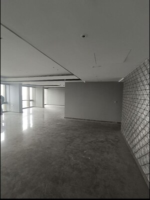 Room in 5 BHK Apartment at Lodha Trump Tower, Worli – for Rent