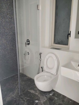 Bathroom in 4 BHK Apartment at Lodha Trump Tower, Worli – for Rent