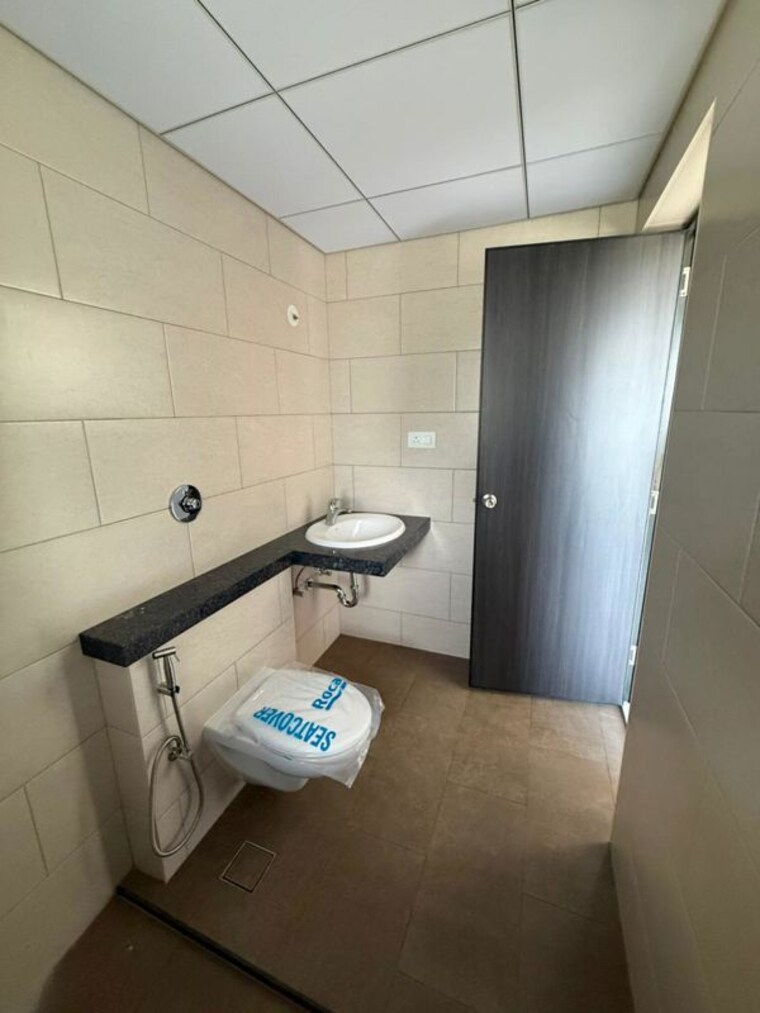 Bathroom, sobha-manhattan-towers-town-park 3 Bedroom 1755 Sq.Ft. Apartment In Hosur Road Bangalore 10274348