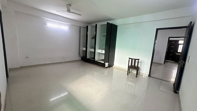 Room, rwa-apartments-sector-12 6+ Bedroom 162 Sq.Mt. Independent House In Sector 12 Noida 10274349