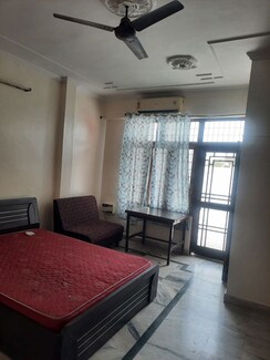 1.5 BHK + Pooja Room Builder Floor For Rent in Gomti Nagar