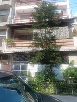 6 BHK + Pooja Room,Servant Room,Extra Room,Basement,Store Room 185 Sq.Mt. Independent House in Noida Central