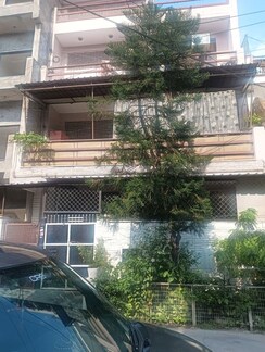 6 BHK + Pooja Room,Servant Room,Extra Room,Basement,Store Room Independent House For Sale in Noida Central