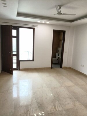 Room in 4 BHK Builder Floor at Palam Vihar Residents Association, Palam Vihar – for Rent