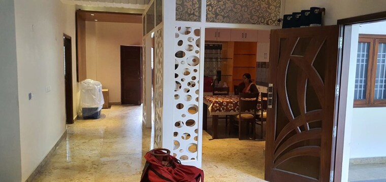  Parking, sarvodaya enclave 1 Bedroom 200 Sq.Yd. Builder Floor In Sarvodaya Enclave Delhi 10274408