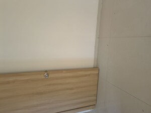 Room in 2 BHK Apartment at Kurla East – for Rent