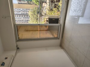 Room in 2 BHK Apartment at Kurla East – for Rent