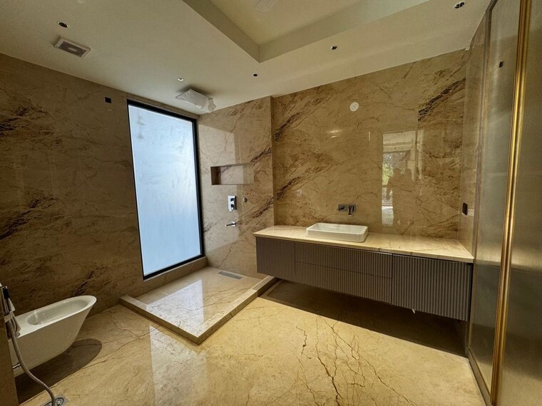 Team Area, sector 65 4 Bedroom 500 Sq.Yd. Builder Floor In Sector 65 Gurgaon 10274412