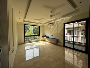 Living Room in 4 BHK Builder Floor at Sector 65 – for Rent