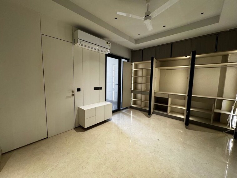Room, sector 65 4 Bedroom 500 Sq.Yd. Builder Floor In Sector 65 Gurgaon 10274412