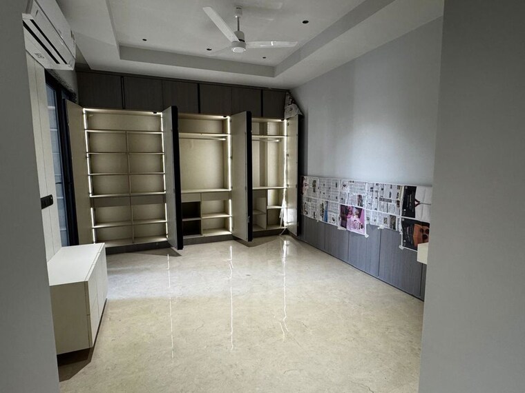 Room, sector 65 4 Bedroom 500 Sq.Yd. Builder Floor In Sector 65 Gurgaon 10274412