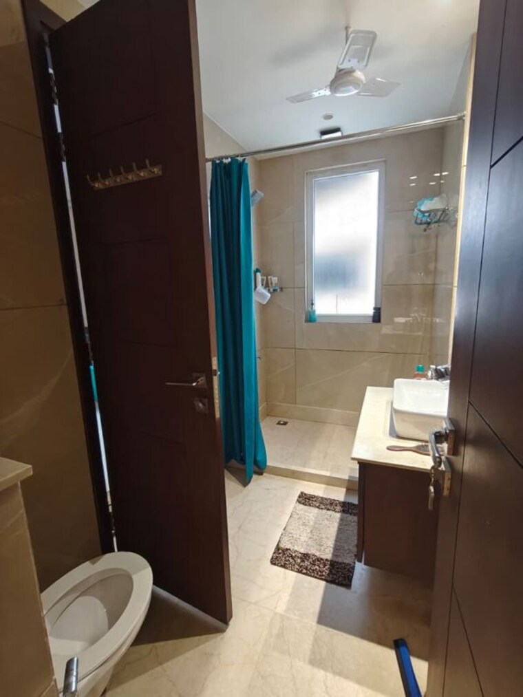 Bathroom, green park extension 3 Bedroom 2000 Sq.Ft. Apartment In Green Park Extension Delhi 10274421