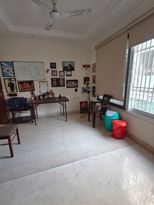 Gym in 3 BHK Apartment at Green Park Extension – for Rent