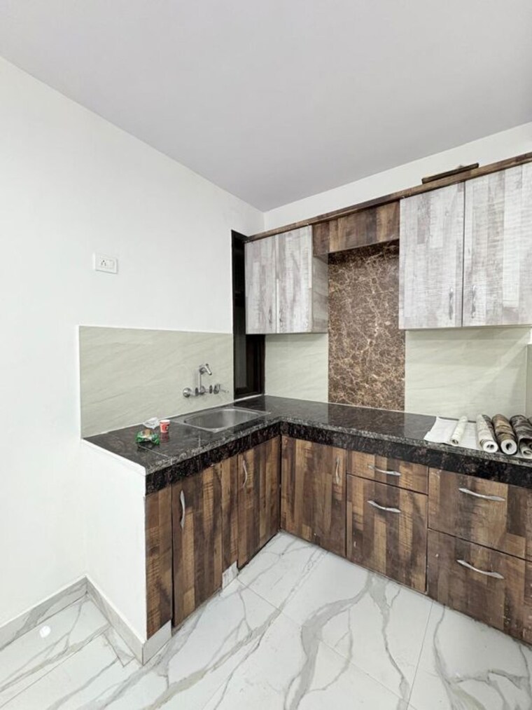 Kitchen, govindpuri 3 Bedroom 90 Sq.Yd. Builder Floor In Govindpuri Delhi 10257869