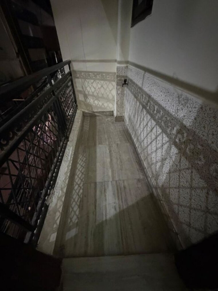 Balcony, govindpuri 2 Bedroom 75 Sq.Yd. Builder Floor In Govindpuri Delhi 10255702