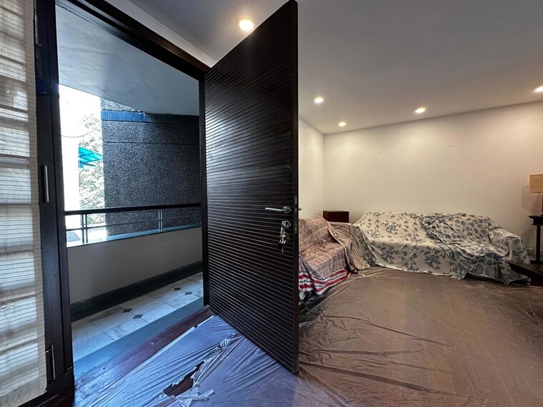Balcony, green park 3 Bedroom 1950 Sq.Ft. Apartment In Green Park Delhi 10274437