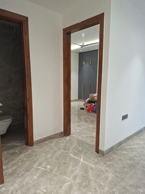 Room in 3 BHK Apartment at Green Park – for Rent