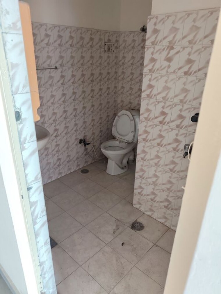 Bathroom, rwa-apartments-sector-41 2 Bedroom 950 Sq.Ft. Independent House In Sector 41 Noida 10274434