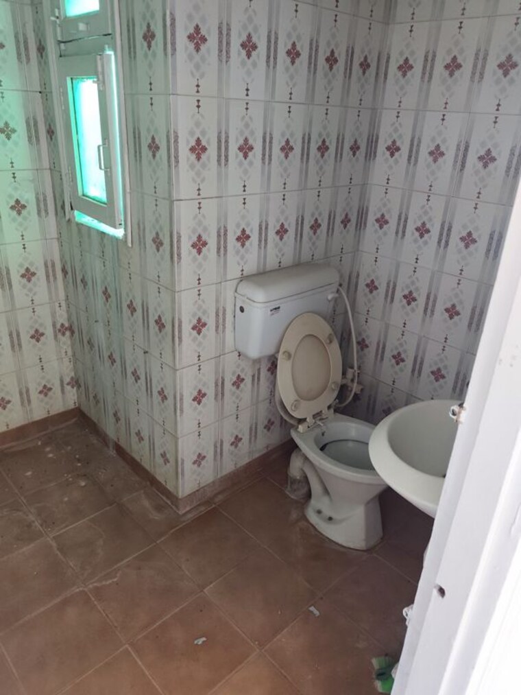 Bathroom, rwa-apartments-sector-41 2 Bedroom 950 Sq.Ft. Independent House In Sector 41 Noida 10274434