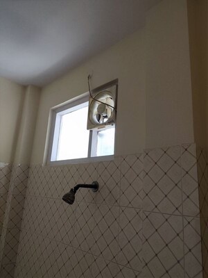 Room in 2 BHK Independent House at RWA Apartments Sector 41, Sector 41 – for Rent