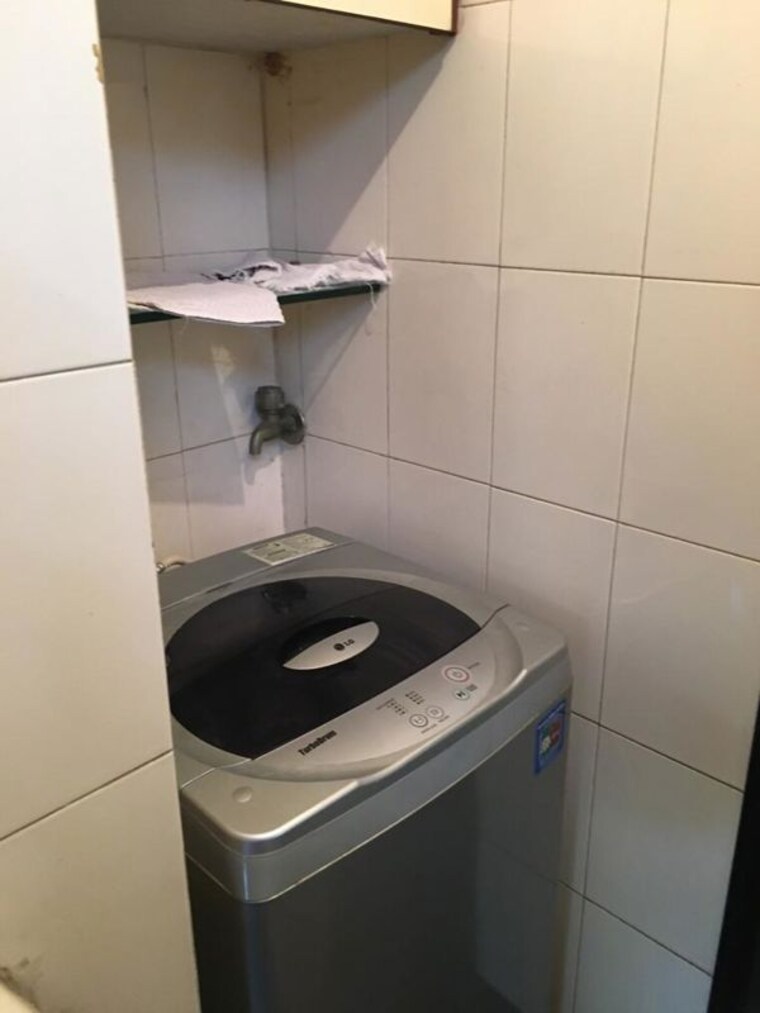 Other, juhu 1 Bedroom 600 Sq.Ft. Apartment In Juhu Mumbai 10274438