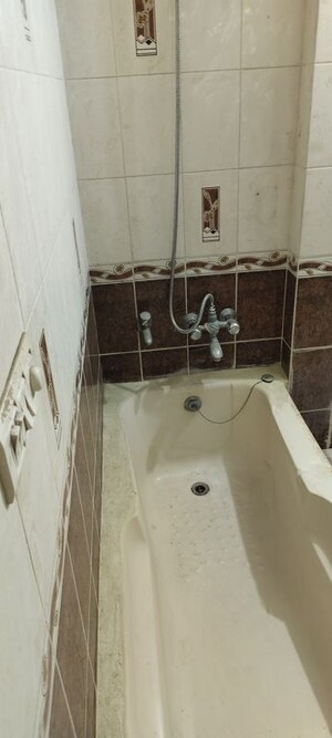 Bathroom in 2 BHK Independent House at Gomti Nagar – for Rent