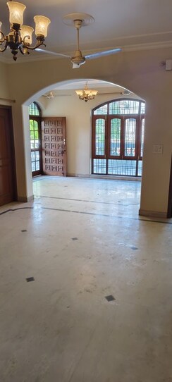 2 BHK + Pooja Room Independent House For Rent in Gomti Nagar