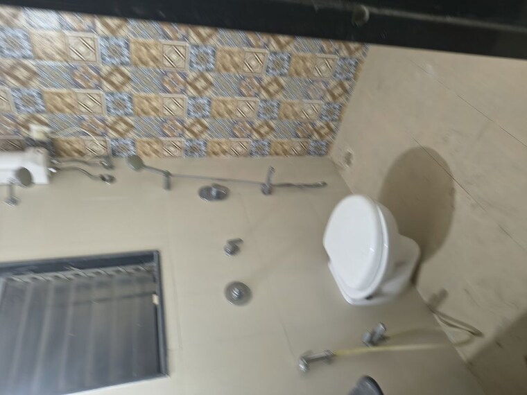 Bathroom, kurla east 2 Bedroom 600 Sq.Ft. Apartment In Kurla East Mumbai 10274424