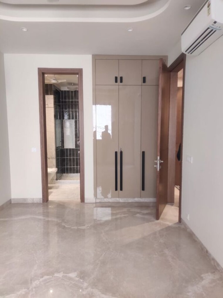 Room, green park extension 3 Bedroom 1900 Sq.Ft. Apartment In Green Park Extension Delhi 10274456