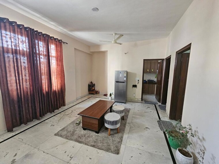 Living Room, sector 31 2 Bedroom 200 Sq.Yd. Builder Floor In Sector 31 Gurgaon 10274500