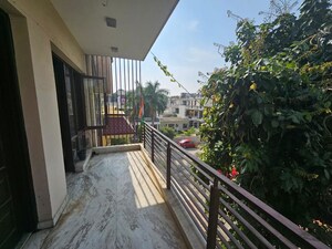 Balcony in 2 BHK Builder Floor at Sector 31 – for Rent