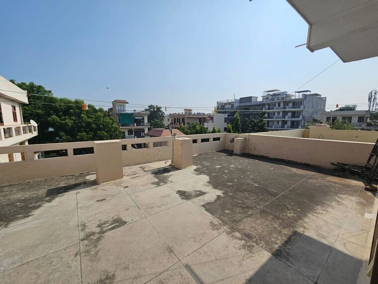 Exterior View, sector 31 2 Bedroom 200 Sq.Yd. Builder Floor In Sector 31 Gurgaon 10274500