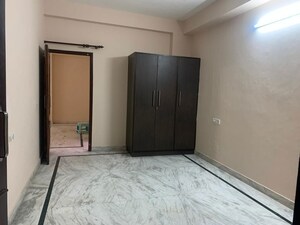 Room in 2 BHK Builder Floor at Sector 31 – for Rent