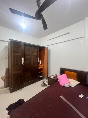 Room in 2 BHK Apartment at Juhu – for Rent