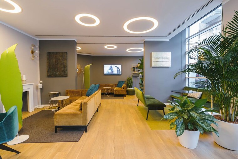 Gym, sector 17 Commercial Office Space 3000 Sq.Ft. In Sector 17 Chandigarh 10274520