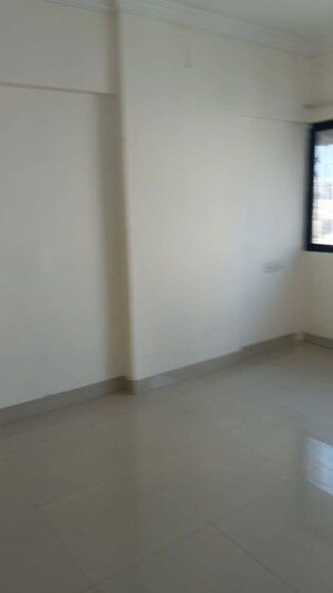 Bedroom in 1 BHK Apartment at Lokhandwala Complex – for Rent