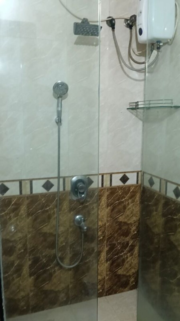 Bathroom, lokhandwala complex 1 Bedroom 600 Sq.Ft. Apartment In Lokhandwala Complex Mumbai 10274535