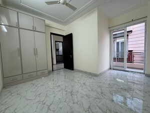 Room in 1 BHK Apartment at Chattarpur – for Rent