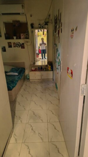 Room in 1 BHK Apartment at Andheri West – for Rent